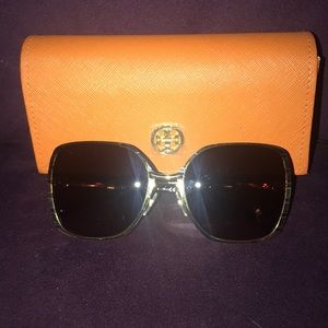Timeless Tory Burch sunglasses with original case